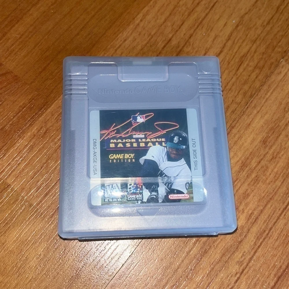 Ken Griffey Jr. Presents Major League Baseball Video game for gameboy
